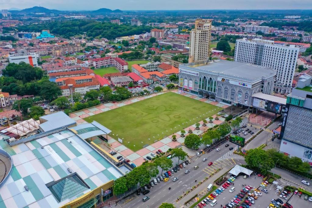 Grand Ct Hotel Malacca Exteriör bild