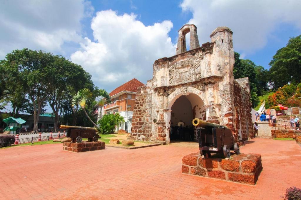 Grand Ct Hotel Malacca Exteriör bild