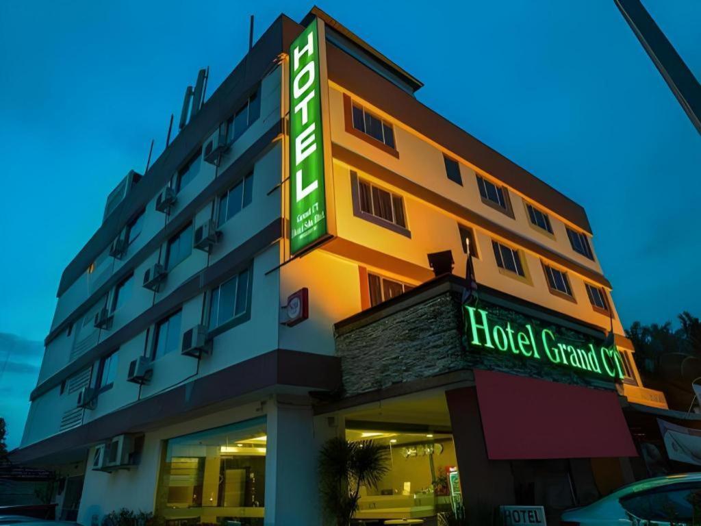 Grand Ct Hotel Malacca Exteriör bild