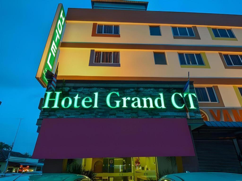 Grand Ct Hotel Malacca Exteriör bild